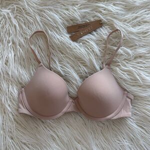 Skims Fits Everybody T-shirt Bra Mica Size 32B